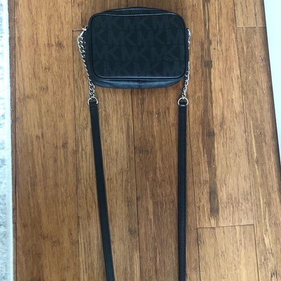 Black Michael Kors jet set crossbody bag - Picture 2 of 4